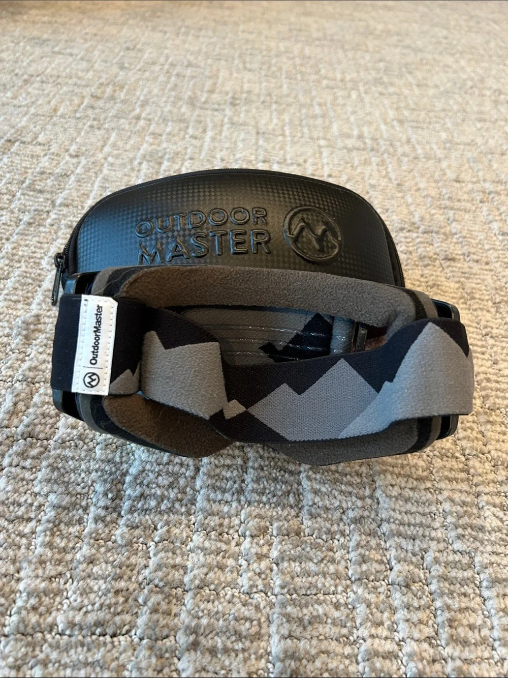 Outdoor Master Red Mirrored Ski Goggles with Case